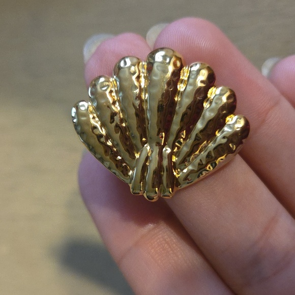 Nwt Non Tarnish Sea Shell Earrings Heaven Mayhem Inspired - Picture 5 of 6